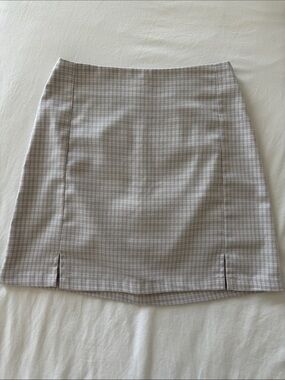 Brandy Melville Classic Plaid Mini Skirt in Light Beige and Pink